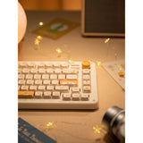Iqunix zx75 sunset ponder wireless mechanical keyboard (lichtgeel, us lay-out (qwerty), gateron red, 75%, rgb leds, hot-swappable, double-shot pbt, 2.4ghz | bluetooth 5.1 | usb-c)