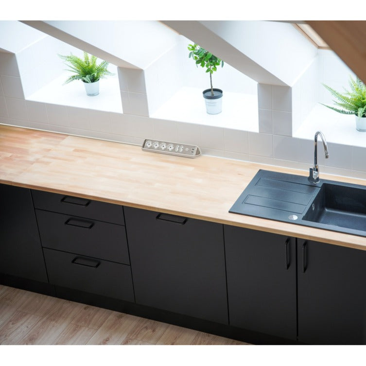 Brennenstuhl ®estilo hoekaansluitdoosstrook met usb laadfunctie 6-weg 4x beschermende contactdozen 2x euro zilver wit
