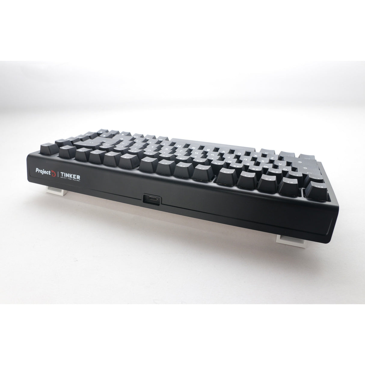 Ducky projectd tinker 75 met qmk via rgb mechanisch toetsenbord (zwart, us lay-out (qwerty), cherry mx red, 75%, rgb leds, double-shot pbt, hot-swappable, gasket mount)