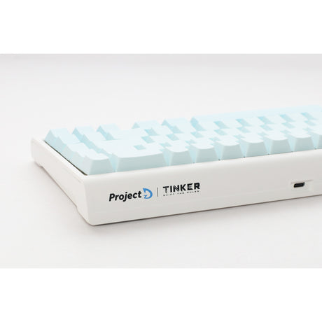 Ducky projectd tinker 65 - pom edition met qmk via rgb mechanisch toetsenbord (lichtblauw, us lay-out (qwerty), kailh box cream pro, 65%, rgb leds, double-shot pbt, hot-swappable pom, gasket mount)