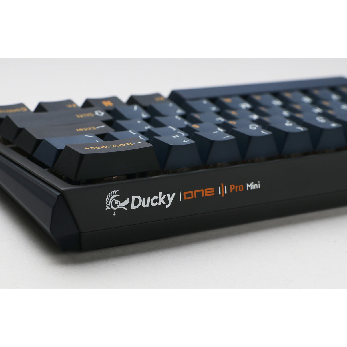 Ducky one 3 pro mini rgb mechanisch gaming toetsenbord (zwart, us lay-out (qwerty), cherry mx2a brown, 60%, rgb led, double-shot pbt, quack mechanics, hot swap)