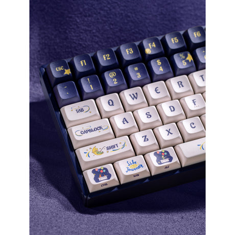 Iqunix f97 starry tryst rgb mechanisch gaming toetsenbord (donkerblauw, us lay-out (qwerty), gateron red, 96%, rgb leds, hot-swappable, pbt, 2.4ghz | bluetooth 5.1 | usb-c)