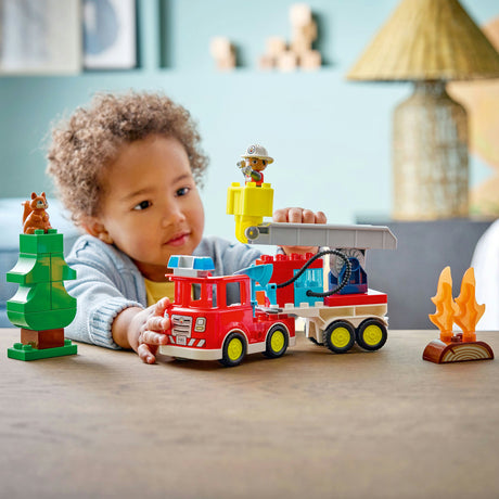 Lego duplo - brandweertruck - inclusief slang en brandweerman