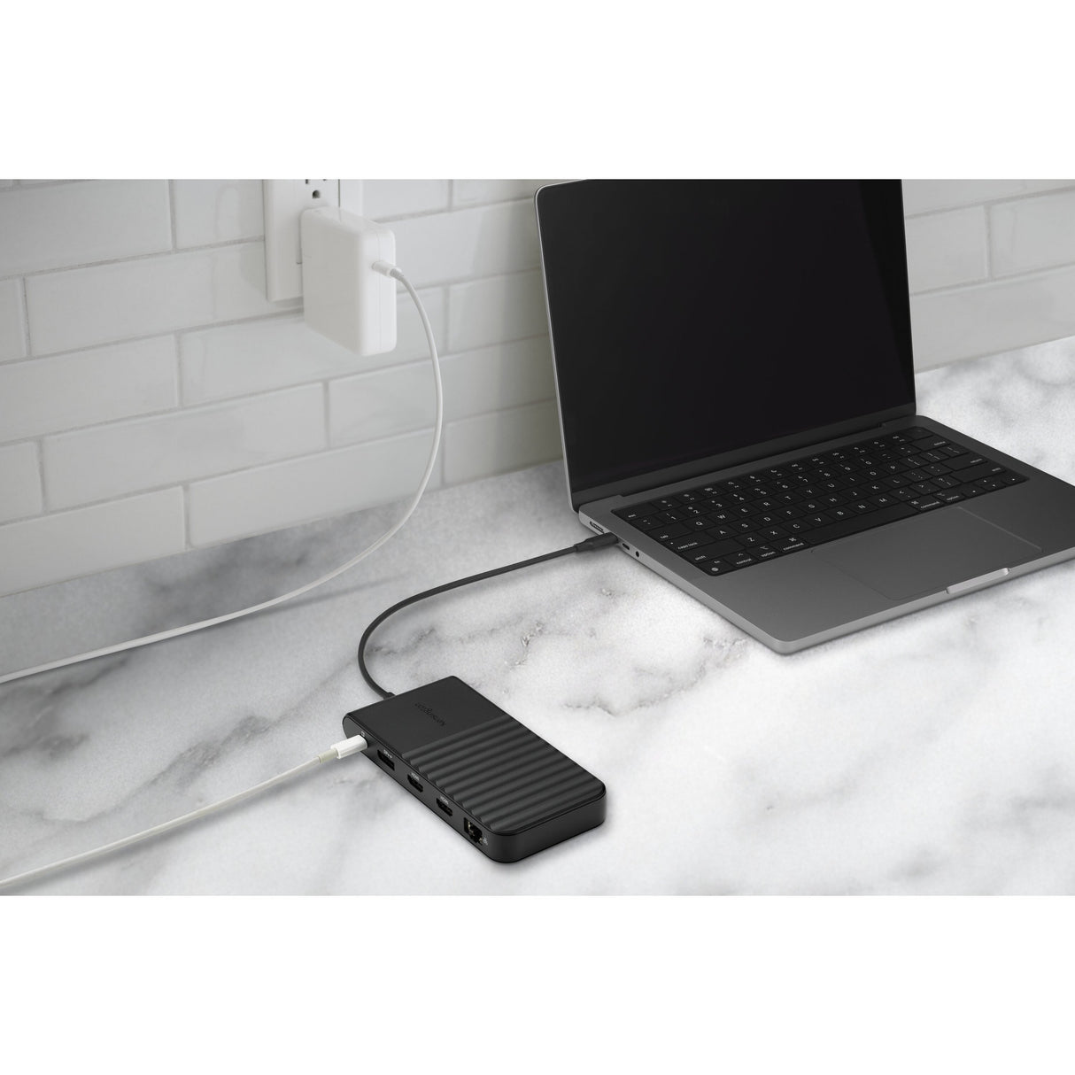 Kensington uh1500p eq usb-c 5gbps triple video driverless mobile dock dockingstation (zwart)