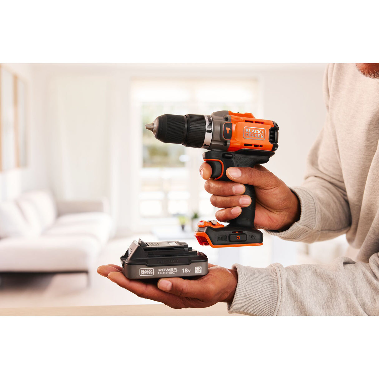 Black+decker 18v schroefklopboormachine + 18v excentrische schuurmachine bundel (zwart oranje)