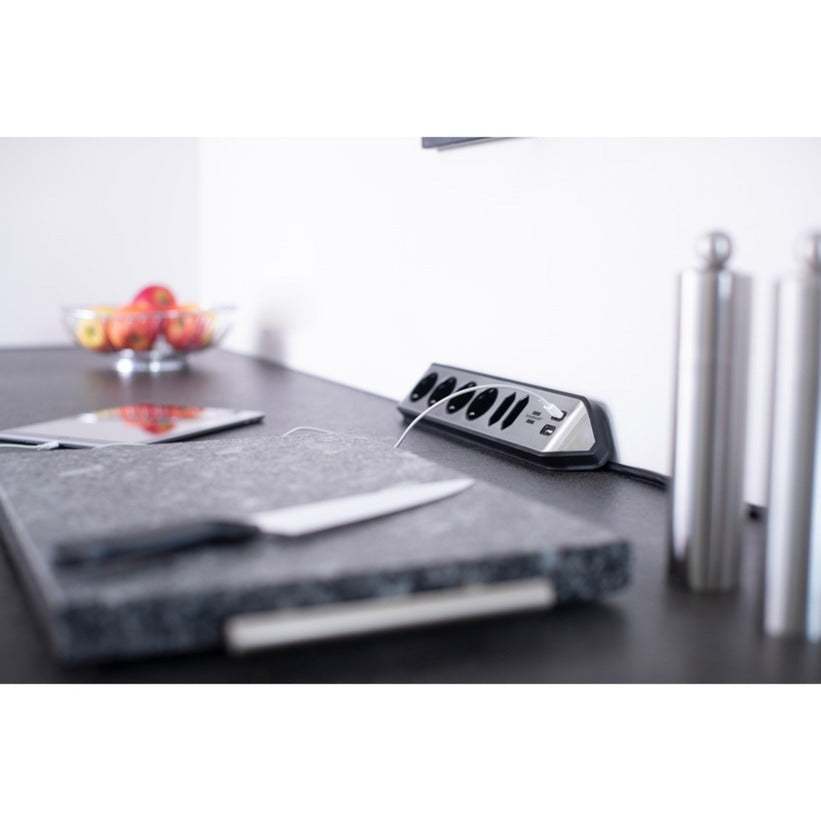 Brennenstuhl ®estilo hoekaansluitdoosstrook met usb laadfunctie 6-weg 4x b eschermend contactdoos 2x euro zilver zwart