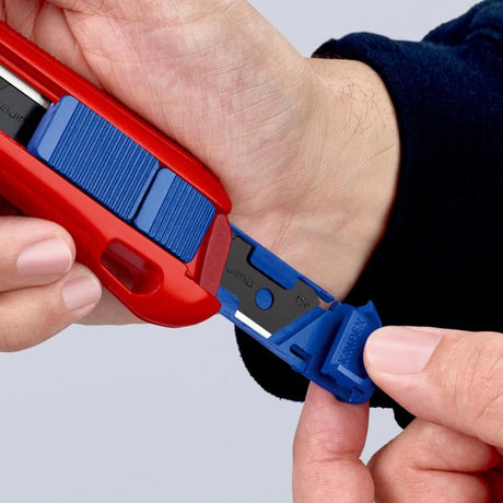 Knipex mes 18mm met een versterkte cutix rail